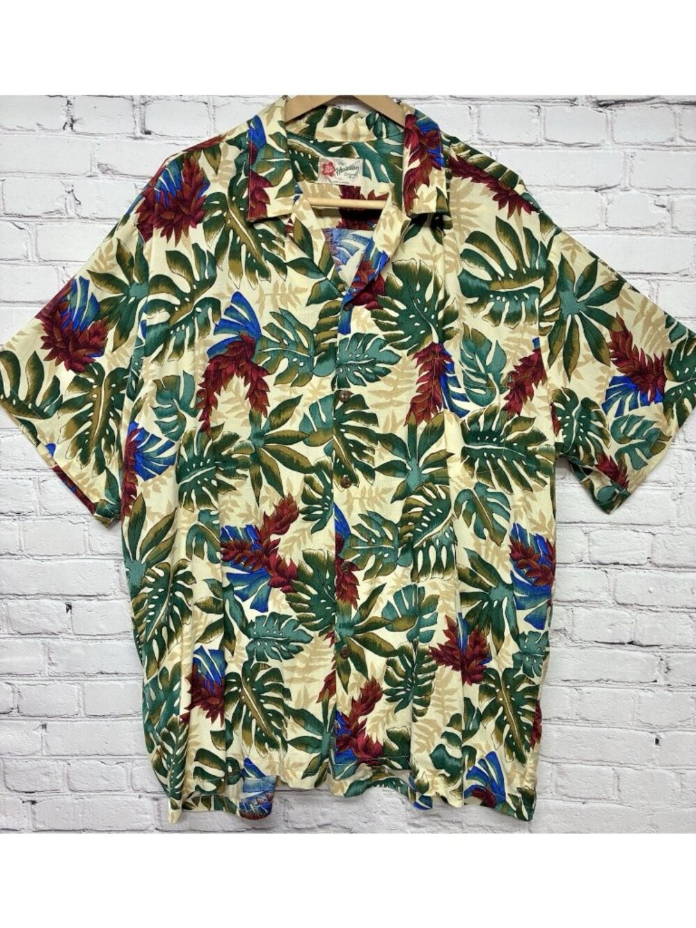 The Hawaiian Original Beach Vacation Tropical Palm Tree Button From Plus Sz 3X